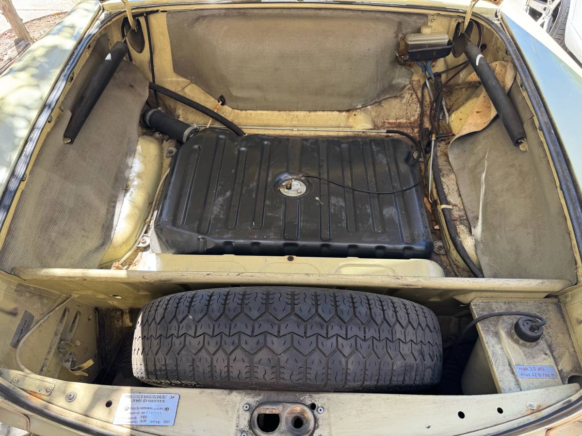Vw-type-3-1971-yellow-9
