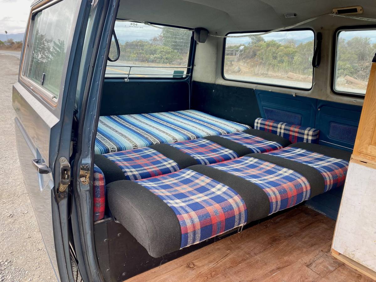 Vw-vanagon-1984-blue-4
