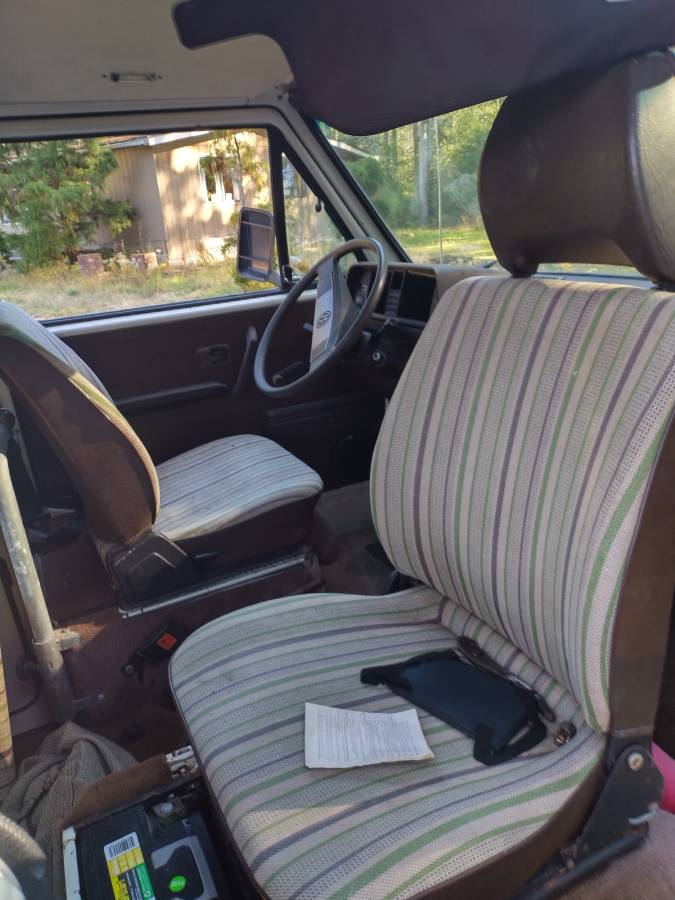 Vw-vanagon-camper-1980-white-3