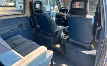 Vw-volkswagen-vanagon-diesel-1982-blue-6