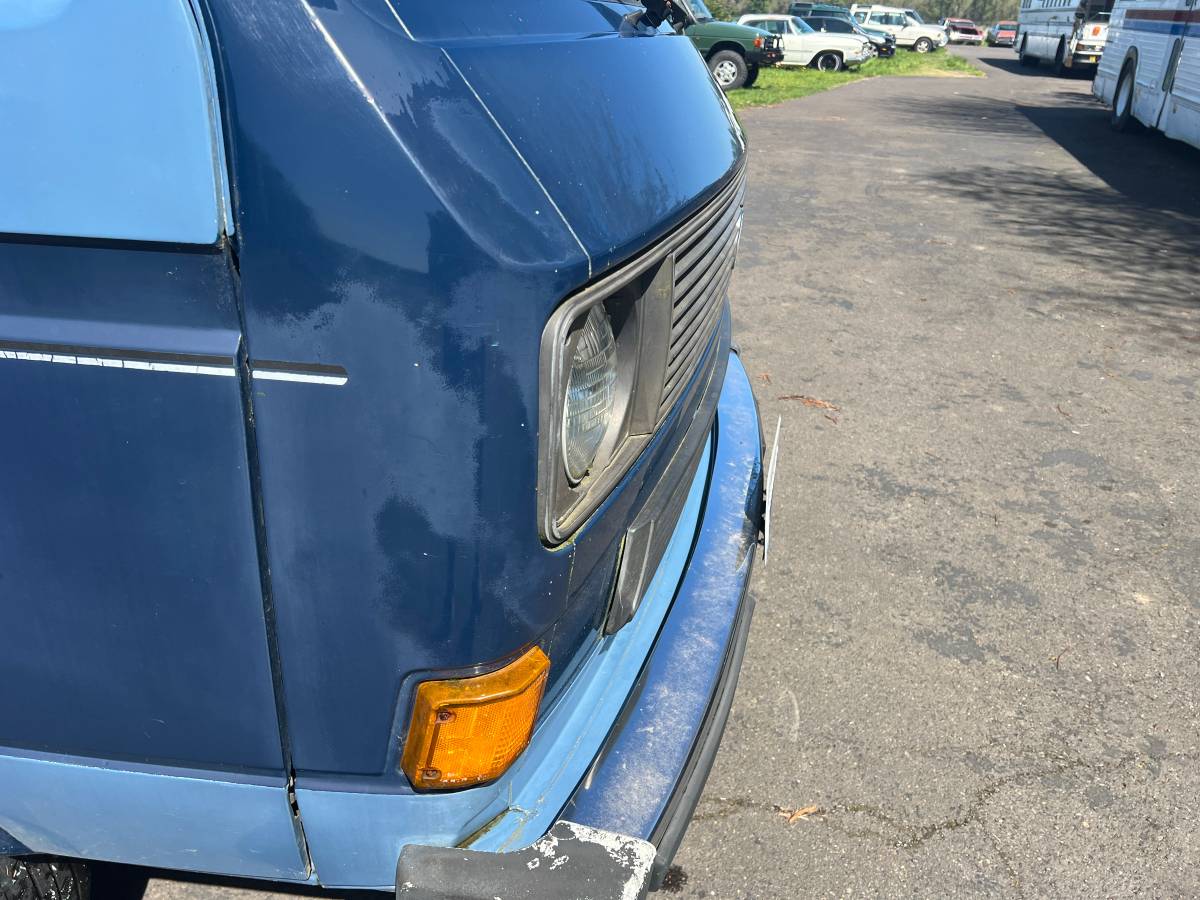 Vw-volkswagen-vanagon-diesel-1982-blue-9