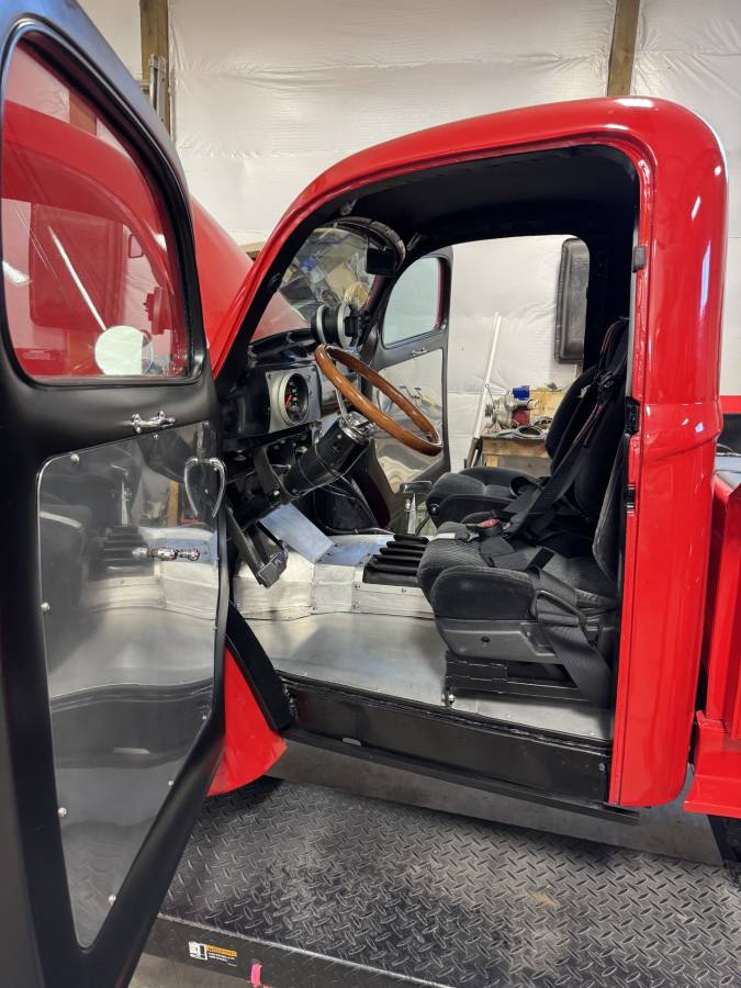 Willys-1941-red-4