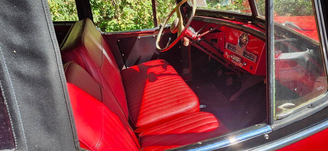 Willys-1950-red-4