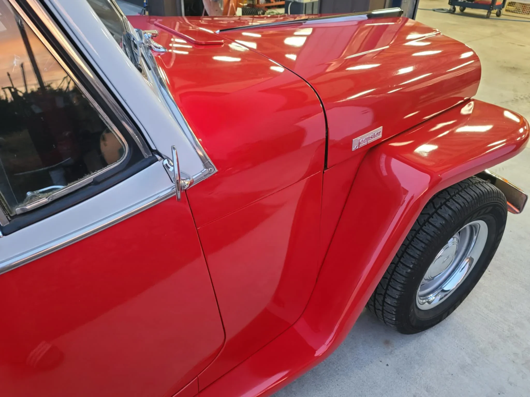 Willys-Jeepster-1949-Red-Black-10
