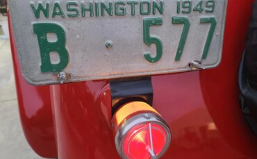 Willys-Jeepster-1949-Red-Black-23