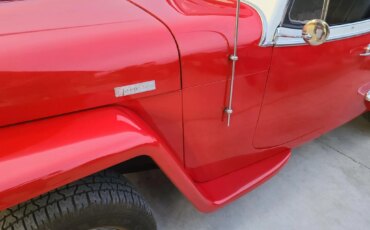 Willys-Jeepster-1949-Red-Black-26