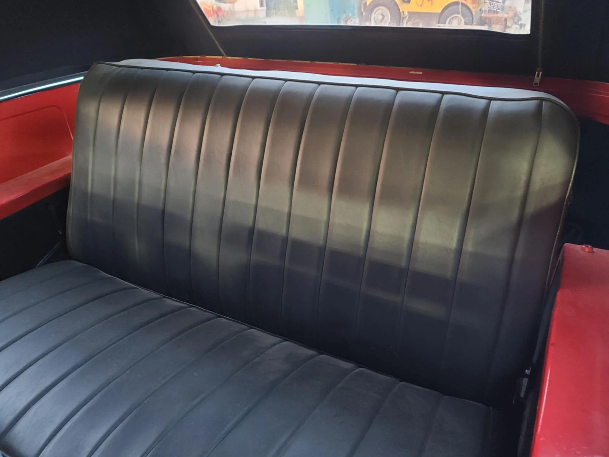 Willys-Jeepster-1949-Red-Black-27