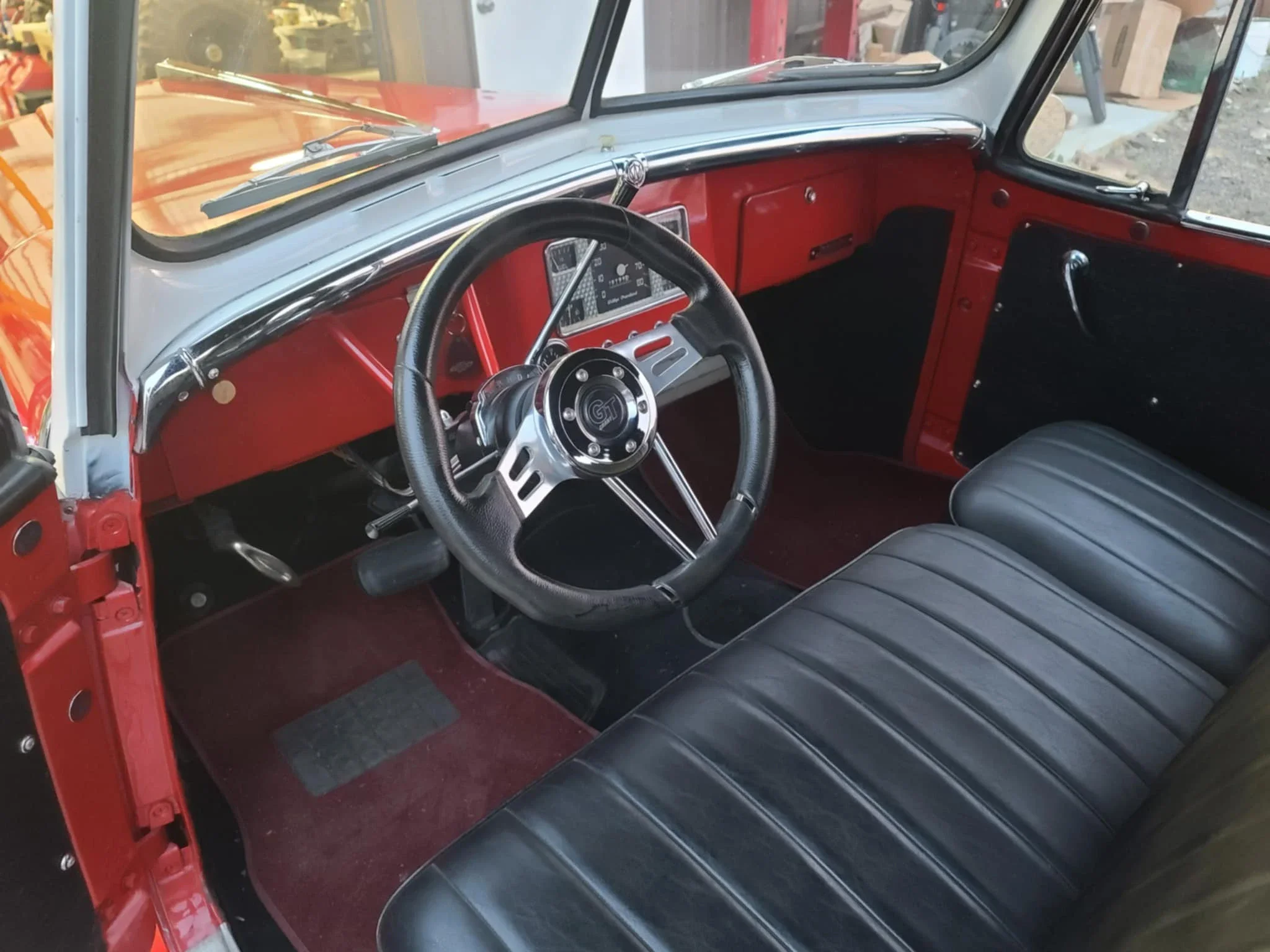 Willys-Jeepster-1949-Red-Black-29