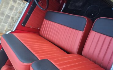 Willys-Jeepster-phaeton-1951-Red-Red-24