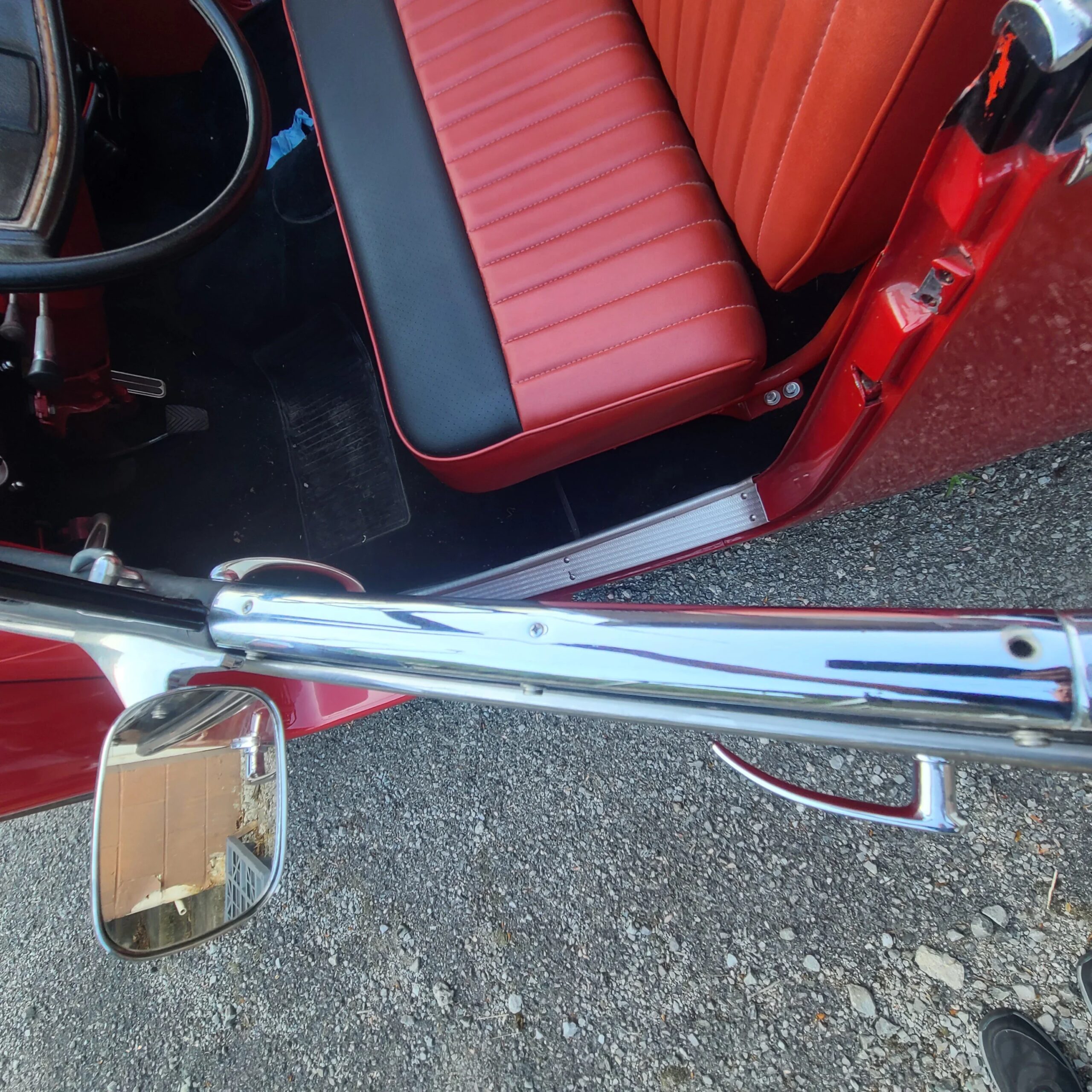 Willys-Jeepster-phaeton-1951-Red-Red-33