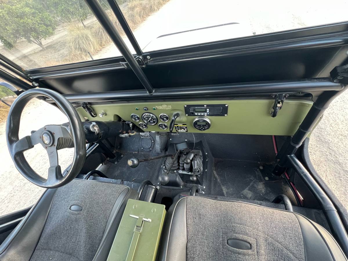 Willys-jeep-1942-green-13