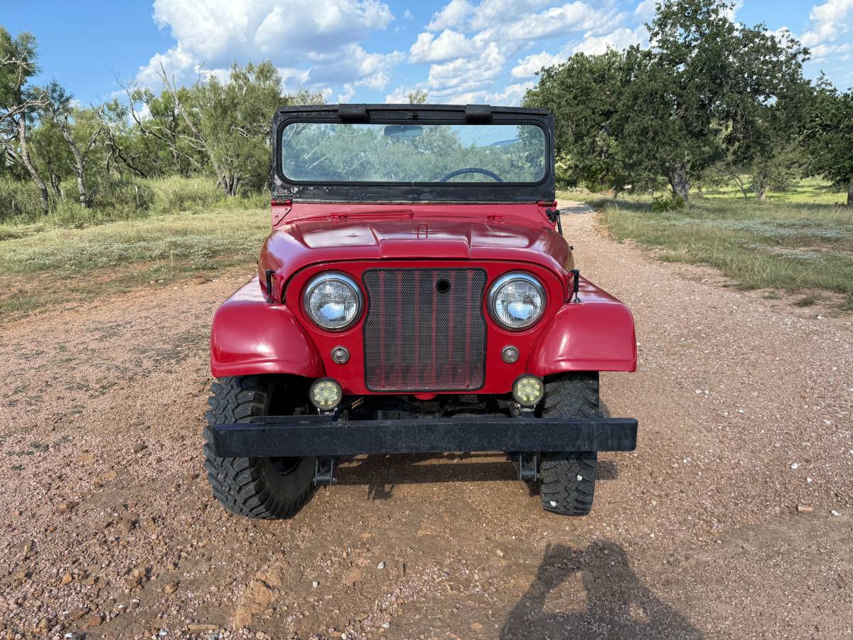 Willys-jeep-1958-red-1