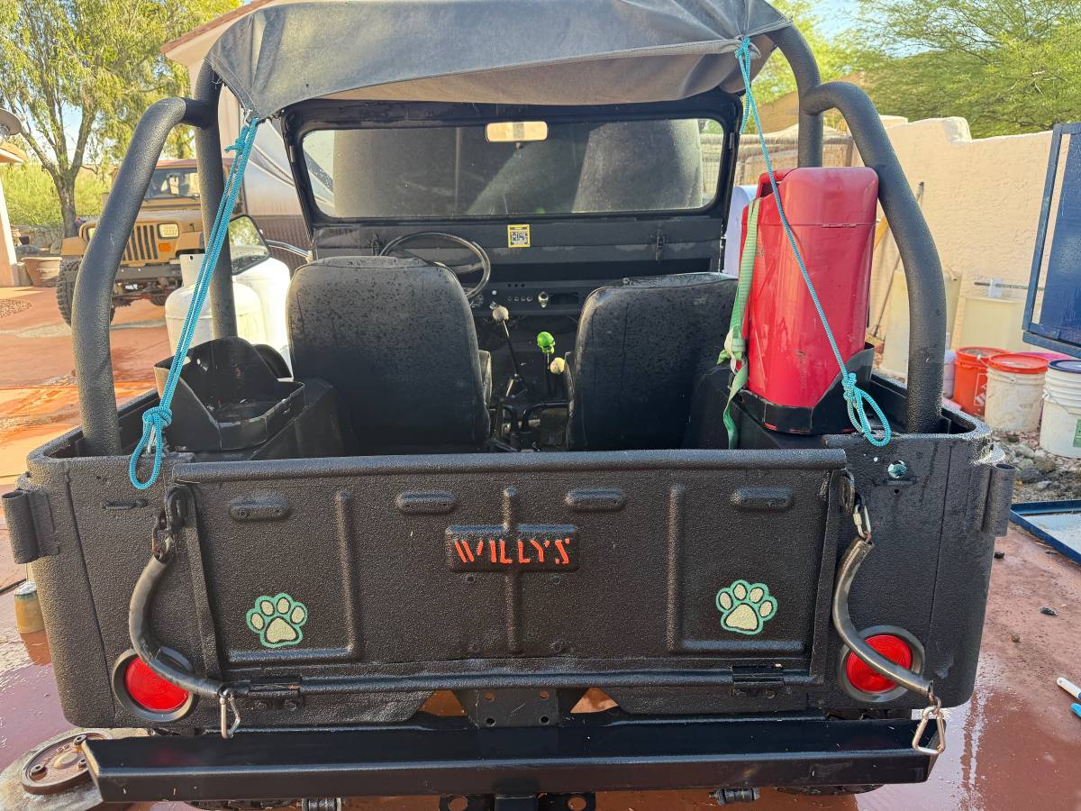 Willys-jeep-1960-black-4