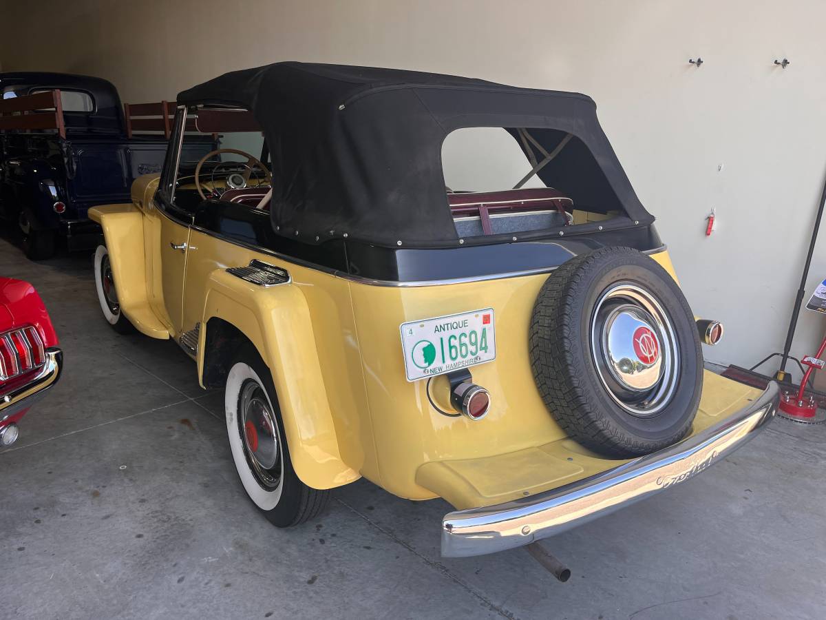 Willys-overland-jeepster-1950-yellow-1