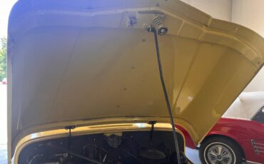 Willys-overland-jeepster-1950-yellow-10