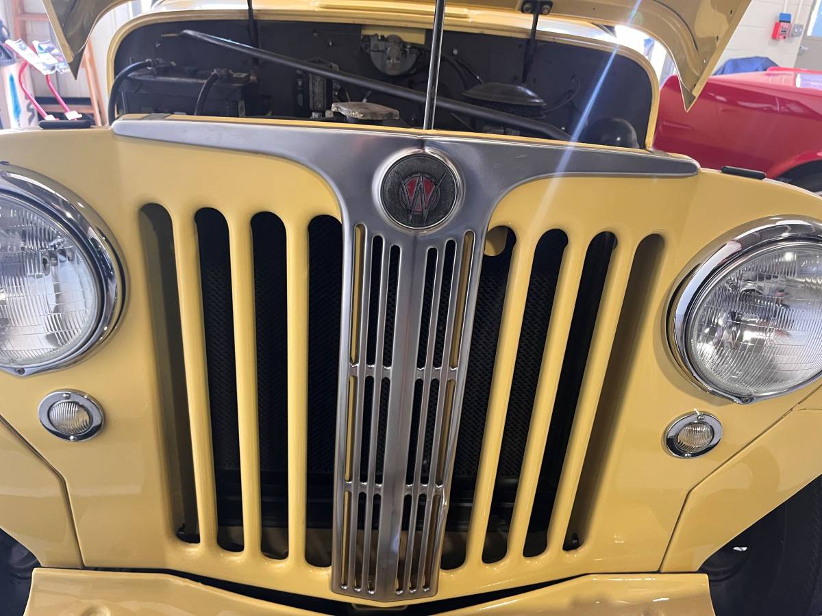 Willys-overland-jeepster-1950-yellow-11