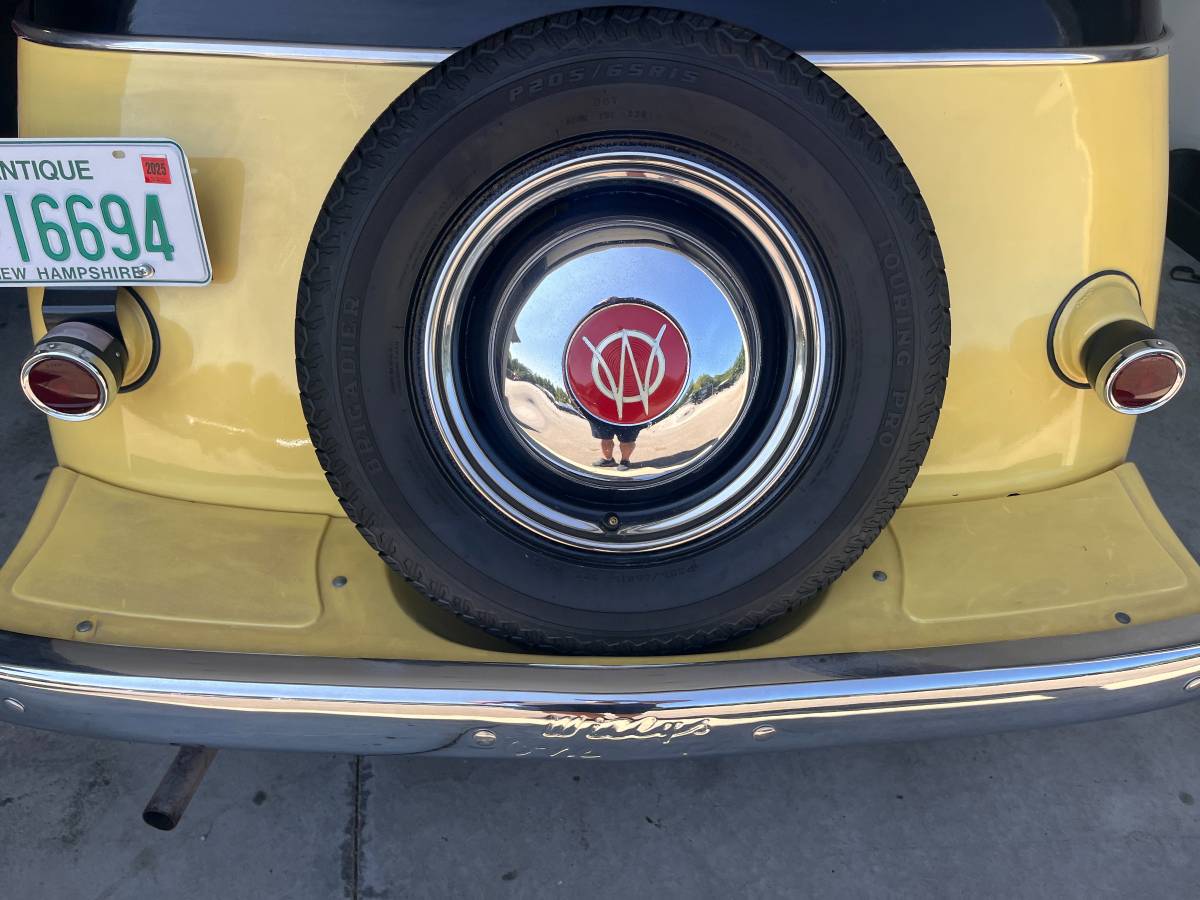 Willys-overland-jeepster-1950-yellow-3