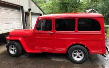 Willys-wagon-1949-red-3
