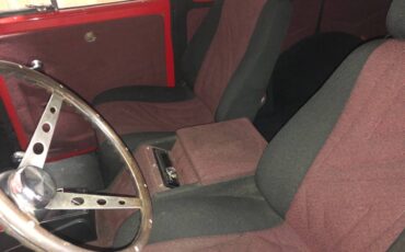 Willys-wagon-1949-red-4