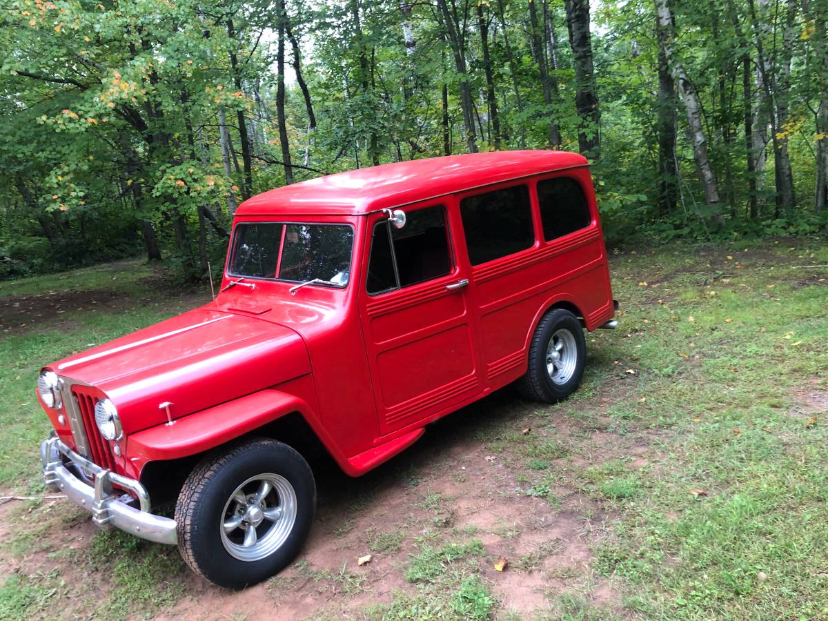 Willys-wagon-1949-red