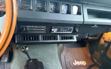 Wrangler-yj-sahara-1994-green-8