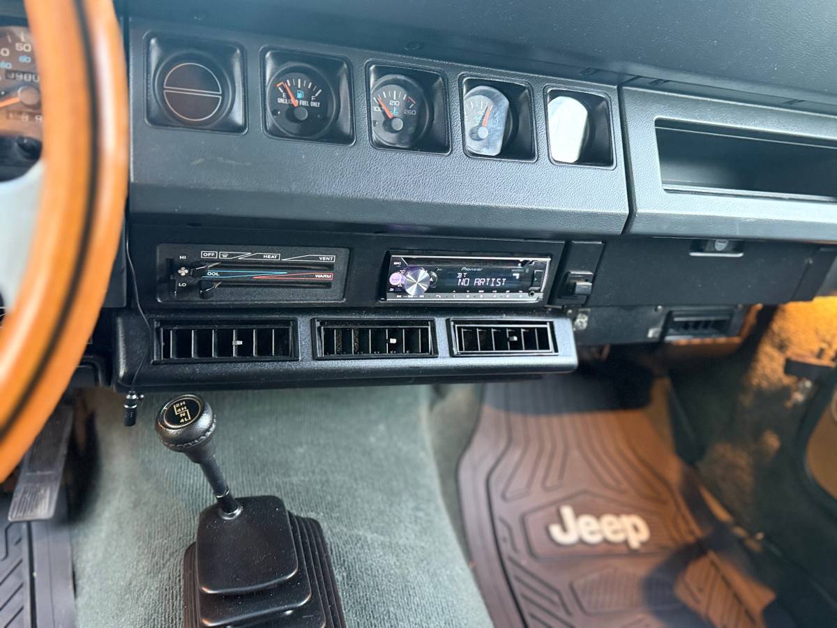Wrangler-yj-sahara-1994-green-8