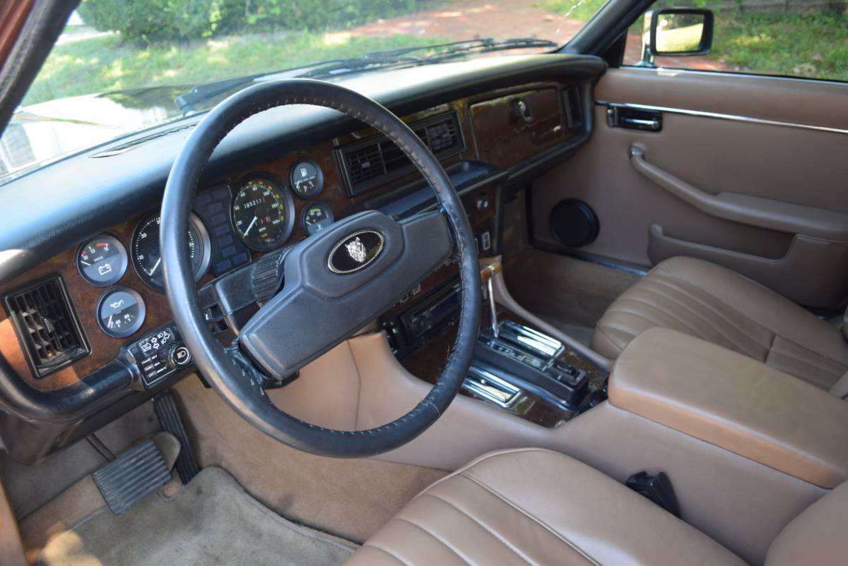 Xj6-1985-brown-6