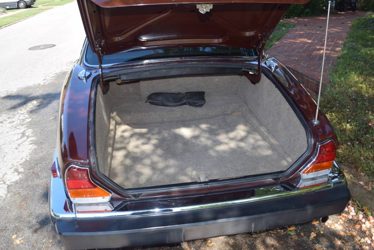 Xj6-1985-brown-8
