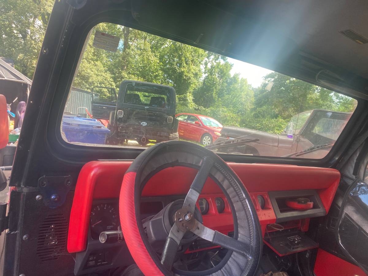 Yj-jeep-wrangler-1994-black-5