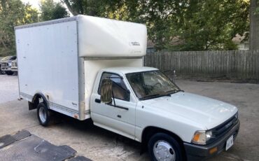 ★toyota-1-ton-box-van-1990-white-1