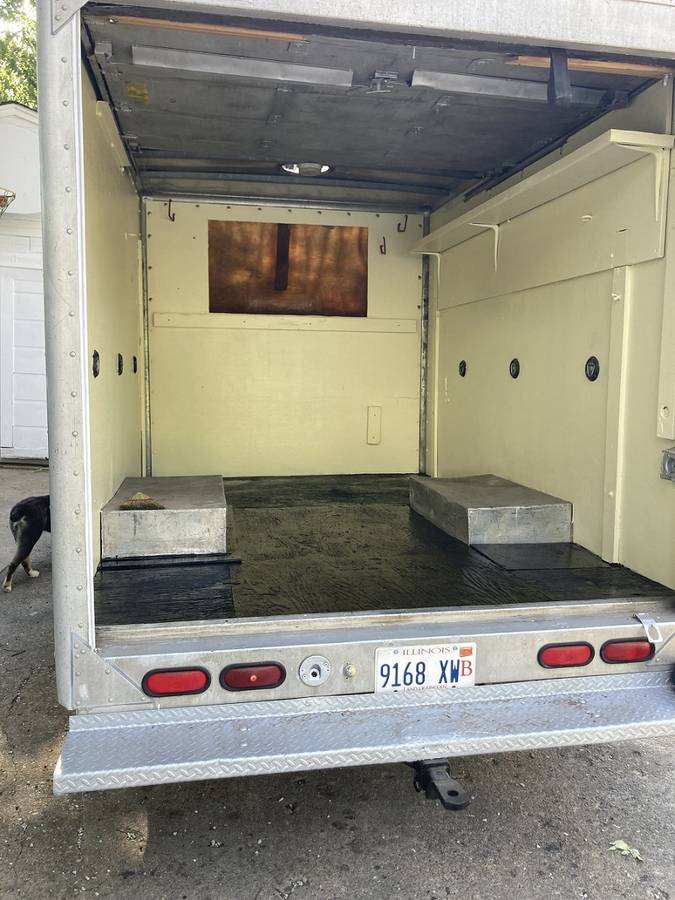 ★toyota-1-ton-box-van-1990-white-11