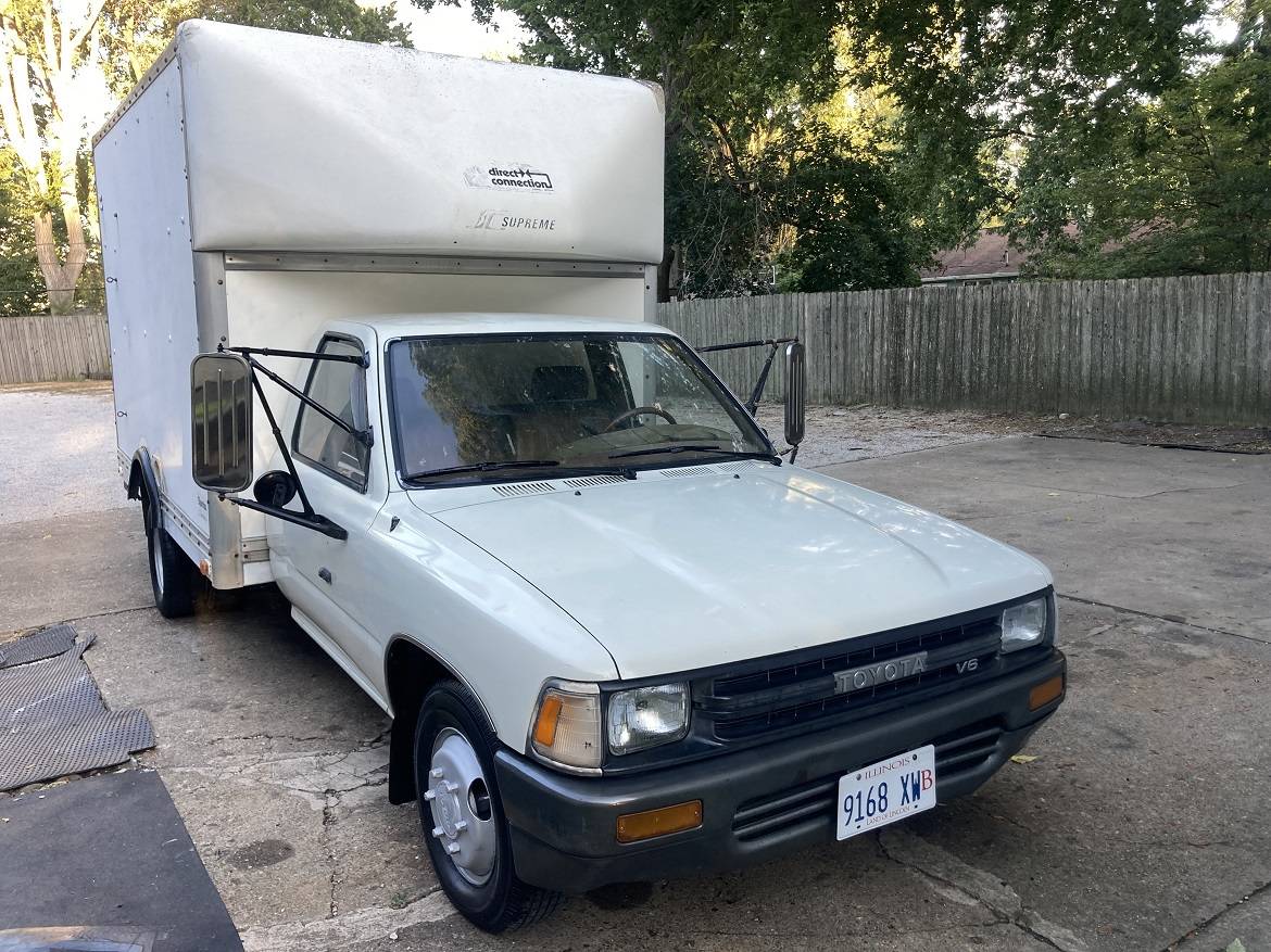 ★toyota-1-ton-box-van-1990-white-2