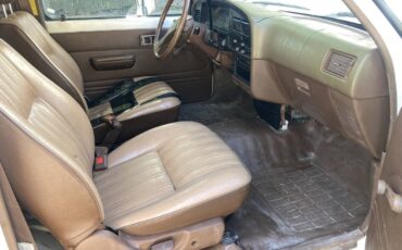 ★toyota-1-ton-box-van-1990-white-3