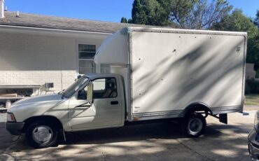 ★toyota-1-ton-box-van-1990-white-8