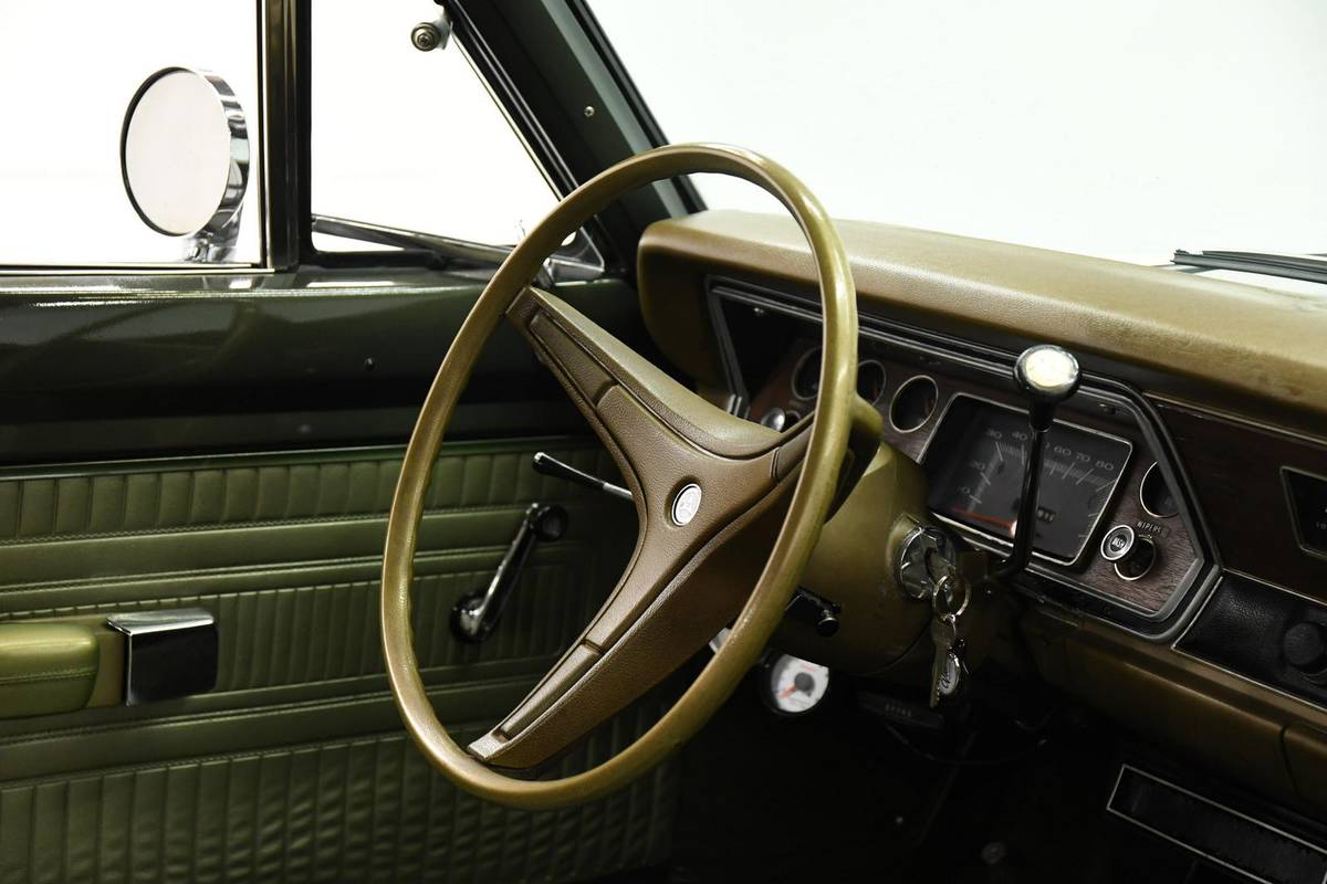 0972-dodge-dart-swinger-1972-4