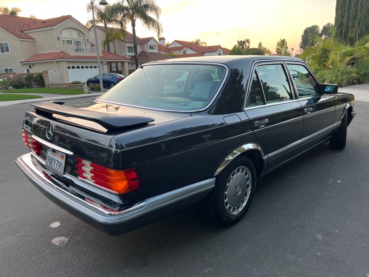 300-se-mercedes-1989-55