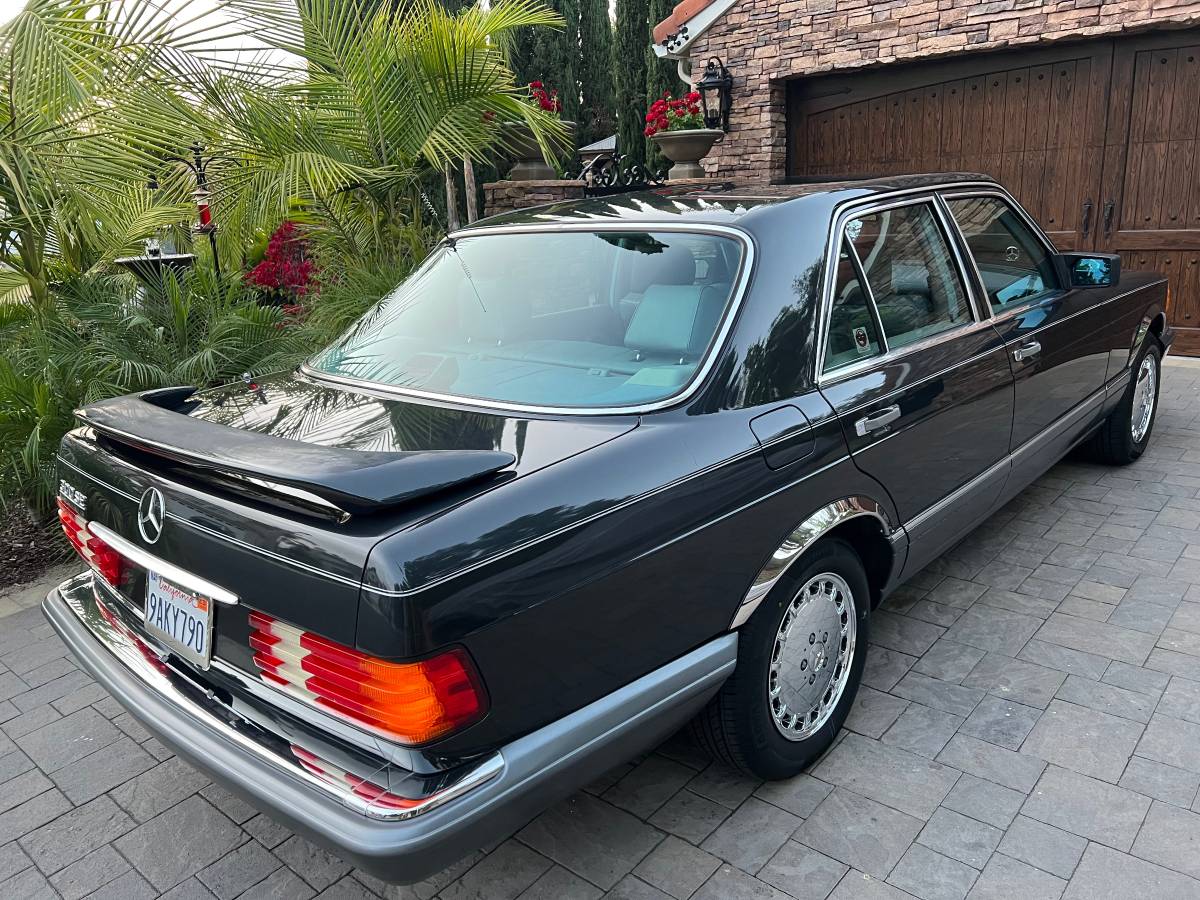 300-se-mercedes-1989-6