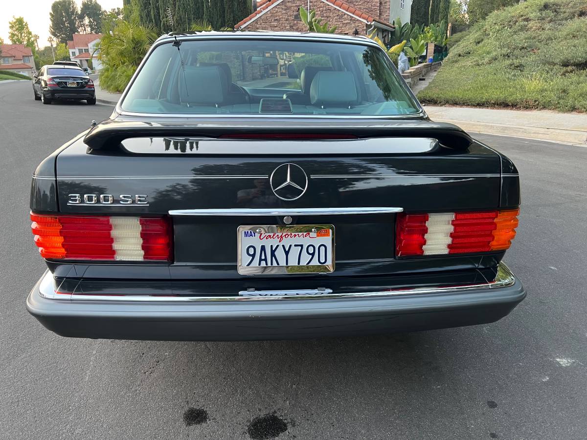 300-se-mercedes-1989