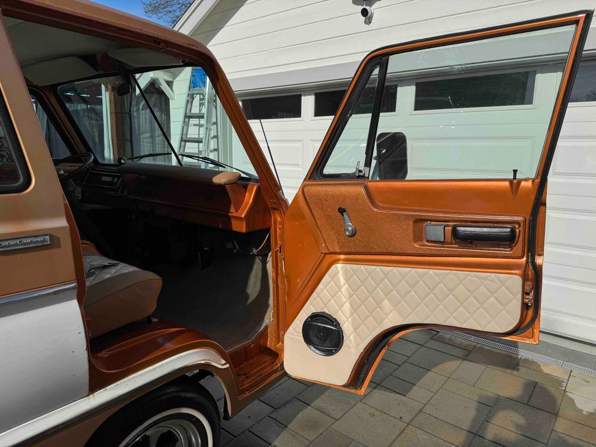 402915273826151-1970-orange-8