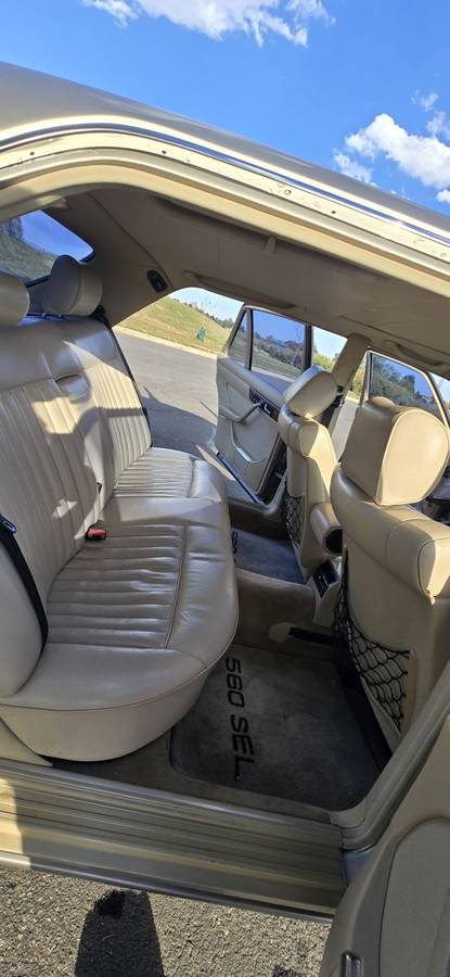 560-sel-mercedes-benz-1988-custom-1