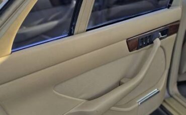 560-sel-mercedes-benz-1988-custom-8