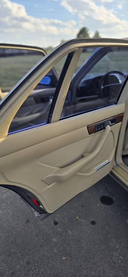 560-sel-mercedes-benz-1988-custom-8