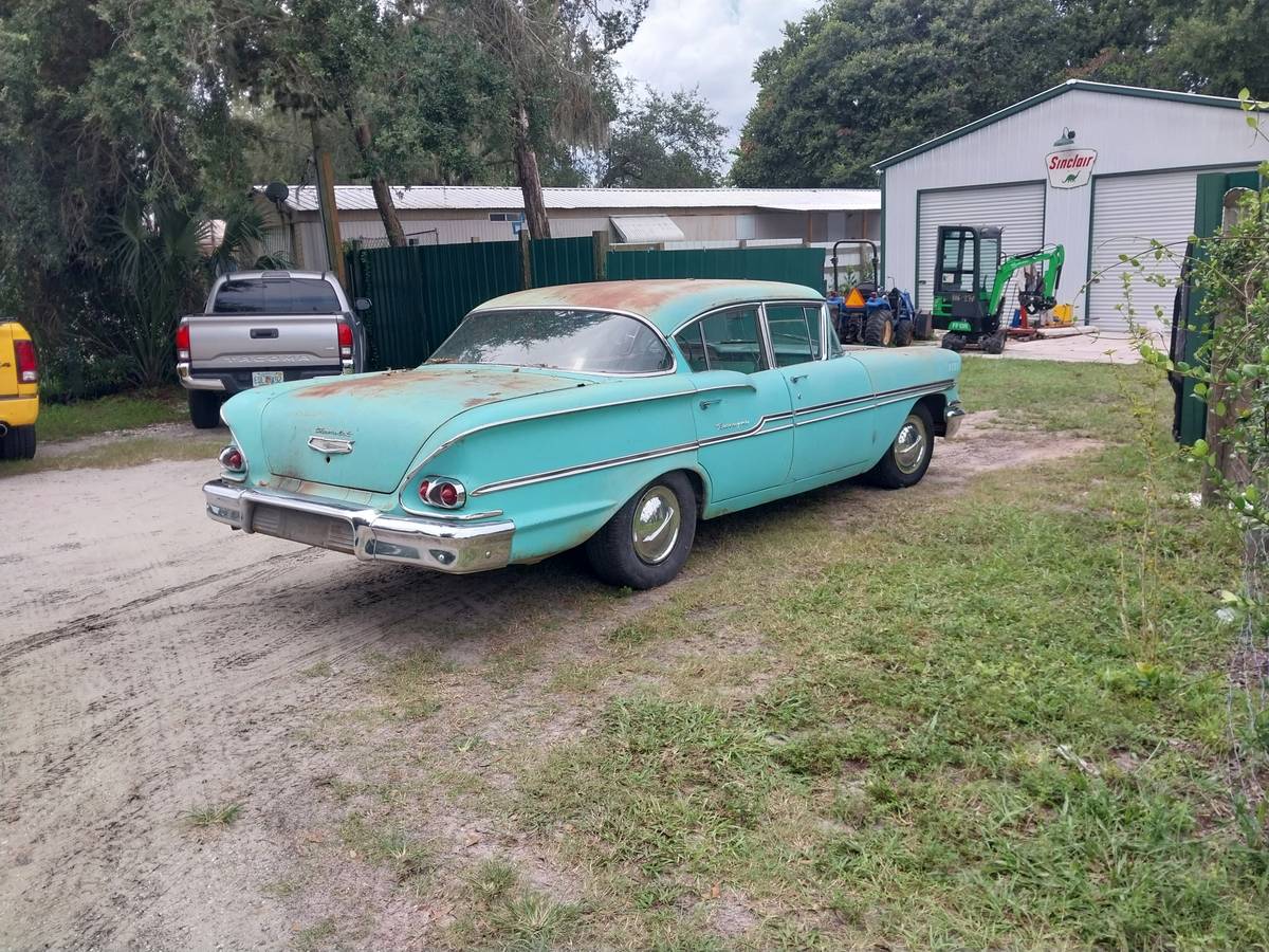 58-chevrolet-biscayne-1958-3