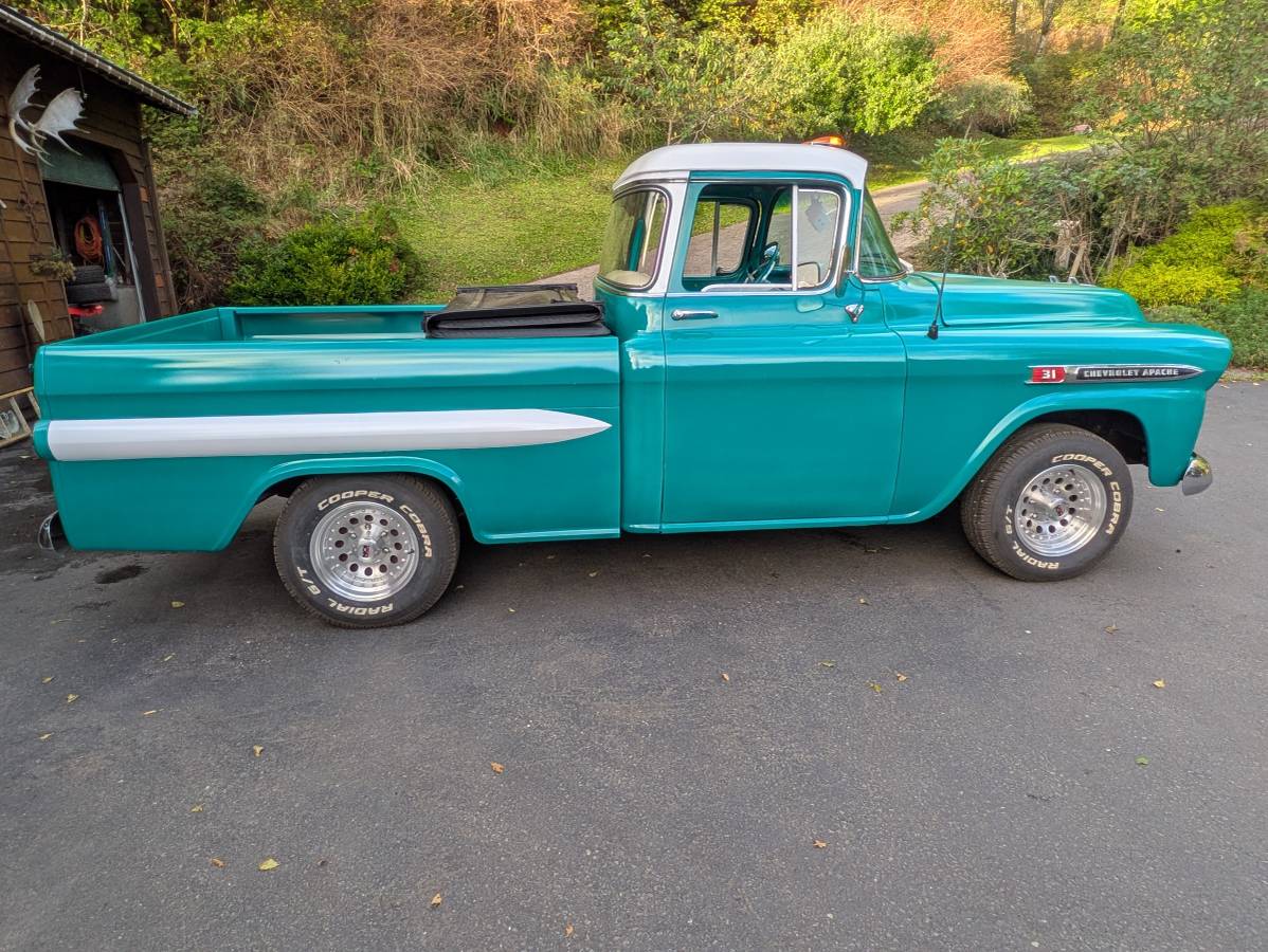 59-chevy-apache-fleetside-shortbed-1959-custom-1