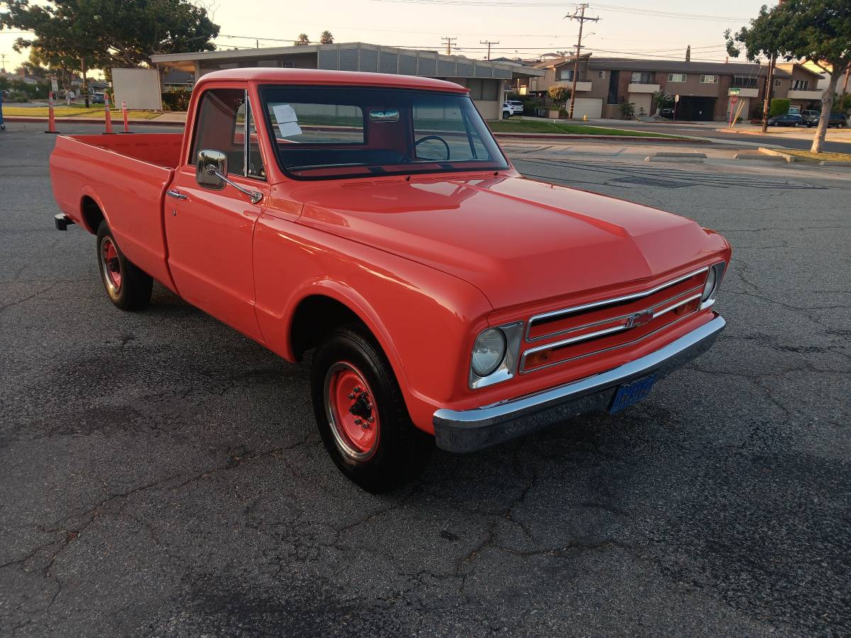 67-chevy-c-20-1967-orange-2