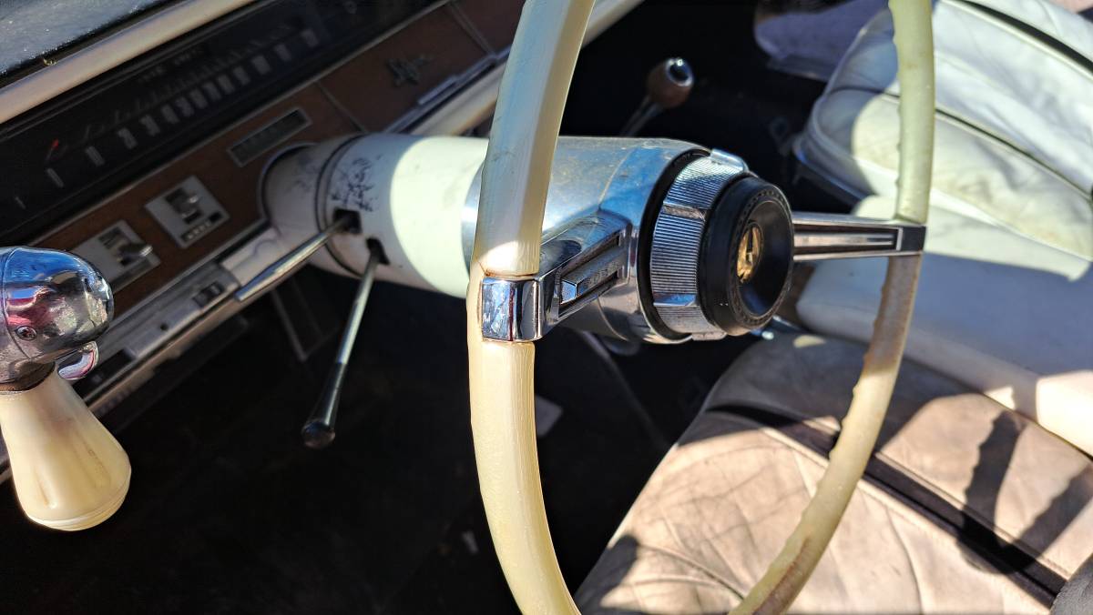 67-chrysler-imperial-440-convertiable-1967-white-21