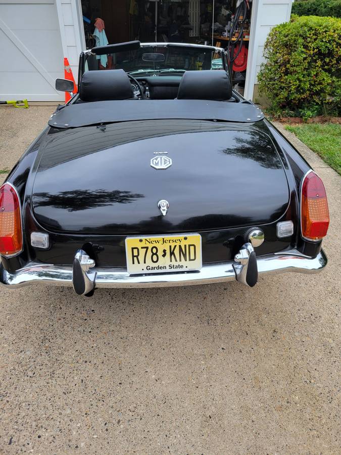 71-mgb-roadster-1971-black-1