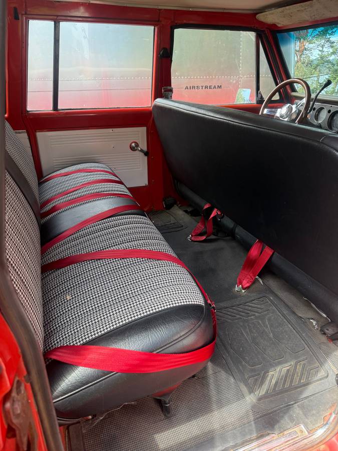 72-suburban-1972-red-3