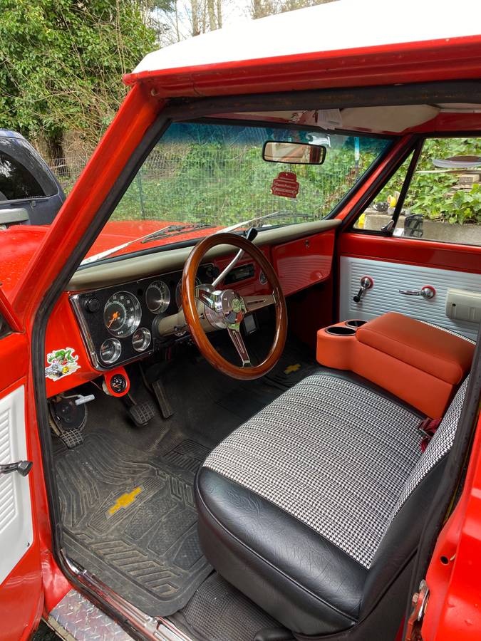 72-suburban-1972-red-7