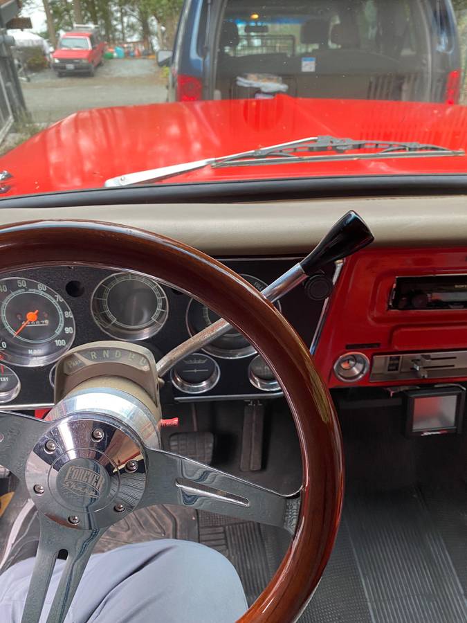 72-suburban-1972-red-8